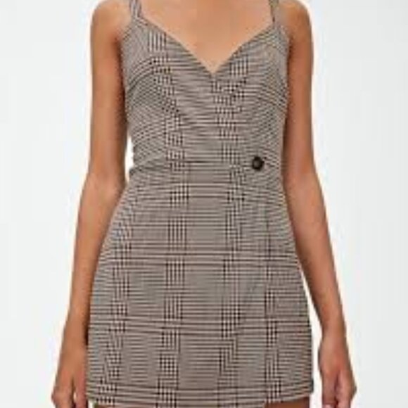 Trendy Pull and Bear Plaid Romper - Size Medium - Picture 2 of 7